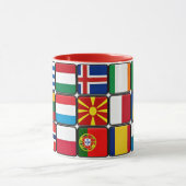 Kleurrijk collectie van wereldvlaggen mok (Midden)