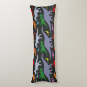 Kleurrijk dinosauruspatroon (donker) lichaamskussen (Achterkant (Verticaal))