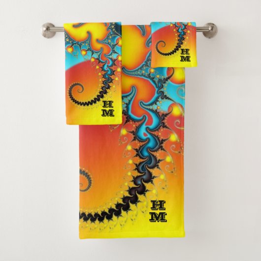 Kleurrijk doornfractal met monogram bad handdoek (Insitu)