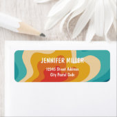 Kleurrijk draaikolkontwerp in retro stijl etiket (Insitu)