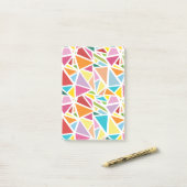 Kleurrijk driehoekspatroon 2 post-it® notes (Op bureau)