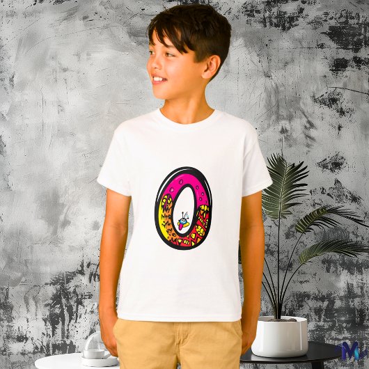 Kleurrijk en leuk Monogram O Tribal en Doodle T-shirt