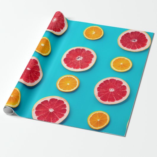 Kleurrijk fruitpatroon van vers sinaasappel en ver cadeaupapier (Uitgerold)