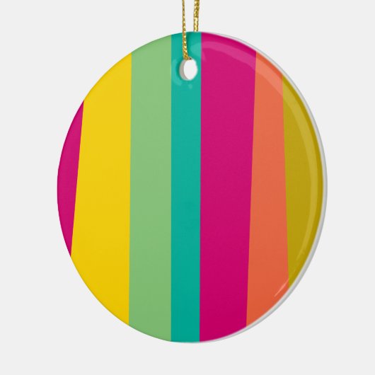 kleurrijk gepatterd keramisch ornament (Links)