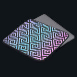 Kleurrijk glitter- en zwart geometrisch patroon laptop sleeve<br><div class="desc">Elegant zwart modern geometrisch patroon boven glitter in blauw roze en paars.</div>