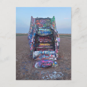 Kleurrijk Graffiti-Overtrokken Wrakauto Briefkaart