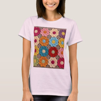 Kleurrijk Haakbloem Patroon – Handgemaakte Oma  T-shirt