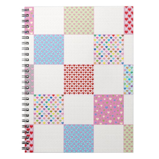 Kleurrijk hartenpatroon notitieboek (Voorkant)
