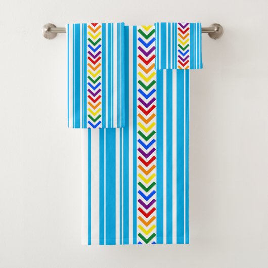 Kleurrijk hemelblauw witte streep en regenboogpatr bad handdoek (Insitu)