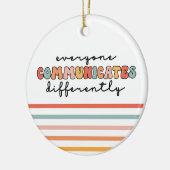 Kleurrijk Iedereen communiceert anders Keramisch Ornament (Links)
