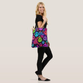 Kleurrijk neonvredespatroon tote bag (Op model)