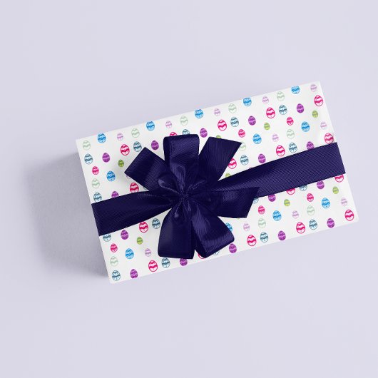 Kleurrijk paaspatroon papierbladen overvullen inpakpapier vel