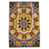 Kleurrijk patroon Paasei Mandala Medium Cadeauzakje (Achterkant)