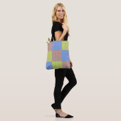 Kleurrijk patroon van patchwork-quilt tote bag (Op model)