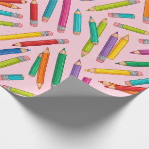 Kleurrijk potloodpatroon op roze achtergrond cadeaupapier