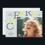 KLEURRIJK PROOST! Eenvoudige vakantiefoto Kerst Feestdagenkaart<br><div class="desc">Vier het seizoen in stijl met onze prachtige foto vakantie kaart, met de tijdloze quote 'cheers' elegant weergegeven in LIMOEN BORD GEEL en rood serif lettertype. versierd met charmante kleine witte sterren. Met voldoende ruimte voor uw beste landschapsfoto kunt u uw kaart personaliseren om uw eigen stijl te weerspiegelen en...</div>