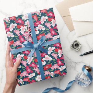 Kleurrijk rood bloemmotief blauw cadeaupapier