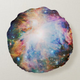 Kleurrijk ruimtekussen rond kussen