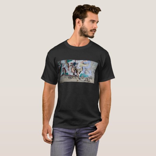 Kleurrijk Skateboard Graffiti Art T-shirt (Voorkant volledig)