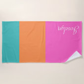 Kleurrijk streeppatroon met naam minimalistisch strandlaken (Voorkant)