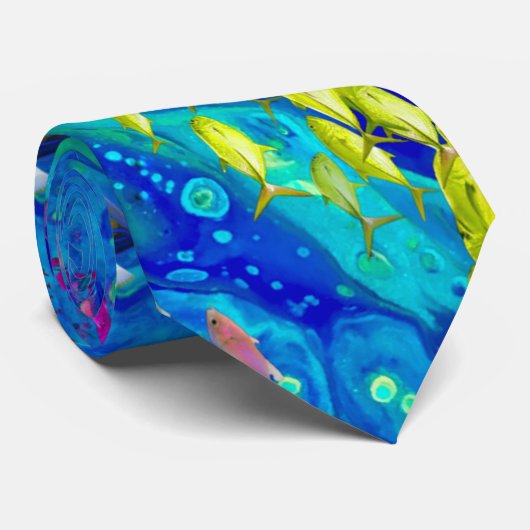 Kleurrijk stropdas in de oceaan, stropdas in de oc (Opgerold)