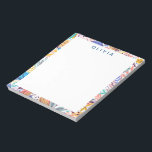 Kleurrijk tropisch botanisch patroon op maat notitieblok<br><div class="desc">Een leuk botanisch patroon van bloemen en bladeren in een kleurrijk tropisch kleurenpalet,  gepersonaliseerd met de naam of de formulering van je keuze.</div>