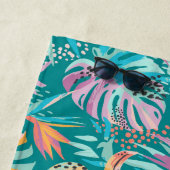 Kleurrijk tropische bloemen en bladpatroon strandlaken (In situ)