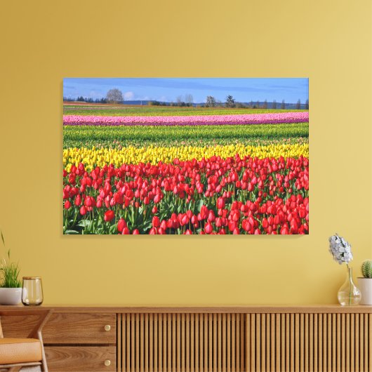 Kleurrijk tulpenlandschap canvas afdruk (Insitu (Woonkamer))