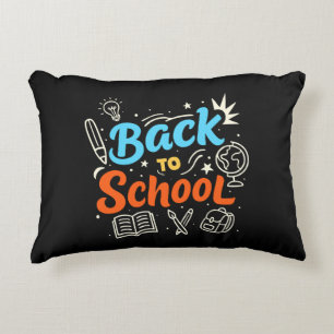 Kleurrijk typografisch ontwerp voor terug naar sch accent kussen