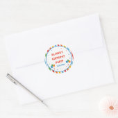 Kleurrijk verjaardagsfeest ronde sticker (Envelop)