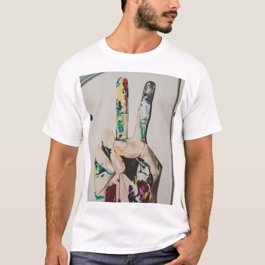 Kleurrijk vredesteken hand grafisch basic T-shirt (Voorkant)