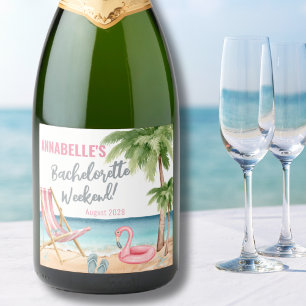 Kleurrijk vrijgezellenfeest op het strand voor de  sparkling wijnetiket