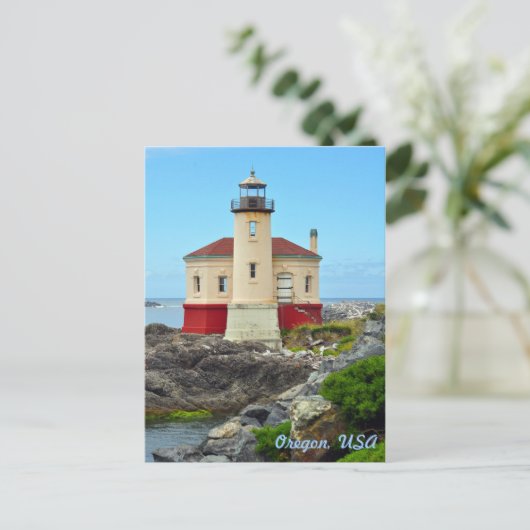 Kleurrijk vuurtoren en briefkaart van het oceaanla (Staand voorkant)