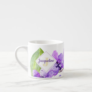 Kleurrijk waterverf orchidee ontwerp met monogram espresso kop