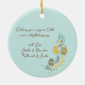 Kleurrijk Wreater of Joyful Chicks Eggs and Greeti Keramisch Ornament (Achterkant)