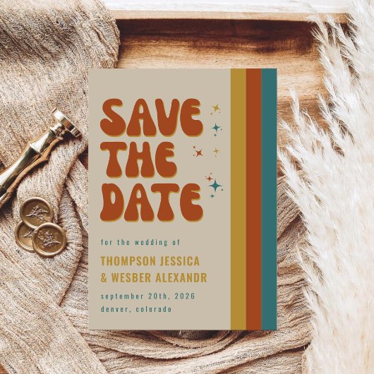 Kleurrijke 70's Retro Script Bruiloft Vet Save The Date