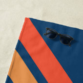 Kleurrijke 80s Retro Stripes Strandlaken (In situ)