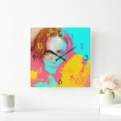 Kleurrijke Abstracte Pop Vrouw, vierkant klok (Huis)
