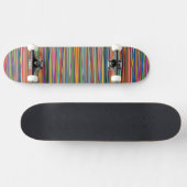Kleurrijke abstracte strepen ontwerpen het gezicht persoonlijk skateboard (Horizontaal)