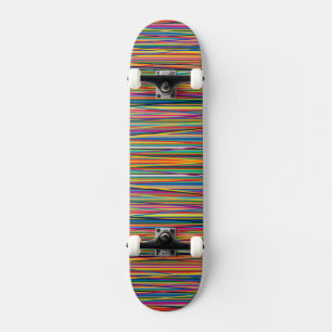 Kleurrijke abstracte strepen ontwerpen het gezicht persoonlijk skateboard