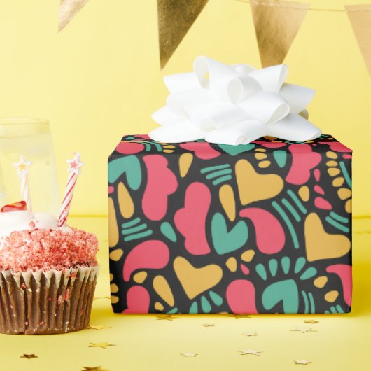 Kleurrijke Abstracte vormen roze harten Cadeaupapier (Verjaardagsfeest)