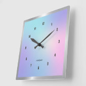 Kleurrijke achtergrondklok met vierkante muurklok vierkante klok (Hoek)