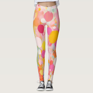 Kleurrijke acryl schilderen stippen op een lichte leggings