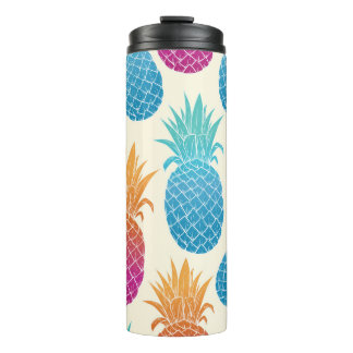Kleurrijke ananas lichtgele achtergrond thermosbeker