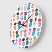 Kleurrijke ananasbladeren, tropische doedel. grote klok (Hoek)