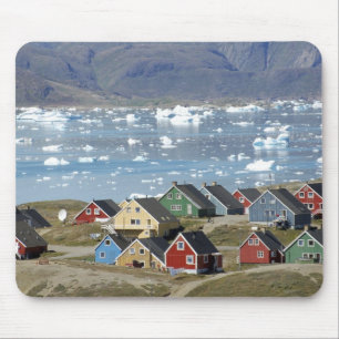 Kleurrijke architectuur van de stad, Narsaq, Muismat
