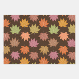 Kleurrijke Autumn Maple-bladeren op donkerbruin Inpakpapier Vel