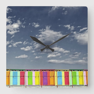 Kleurrijke badhutten wandklok