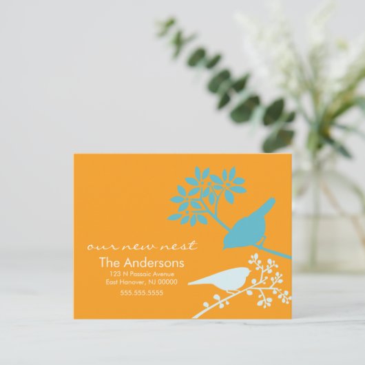 Kleurrijke berichten over vogelbewegingen aankondigingskaart (Staand voorkant)