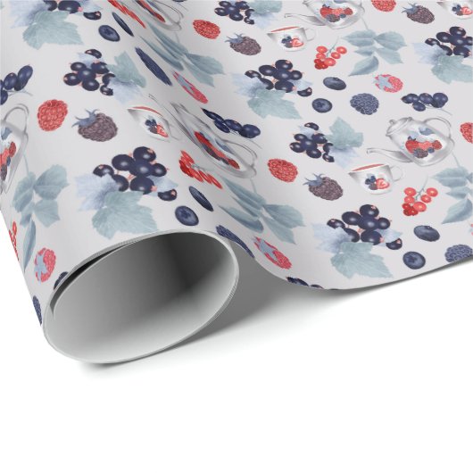 Kleurrijke bessen, theepotten en bekers op grijs cadeaupapier (Rol Hoek)